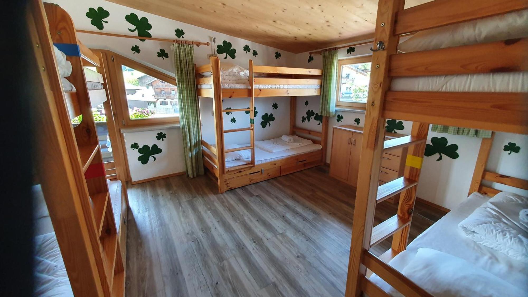 Alpking Hostel เอลล์เมา ภายนอก รูปภาพ