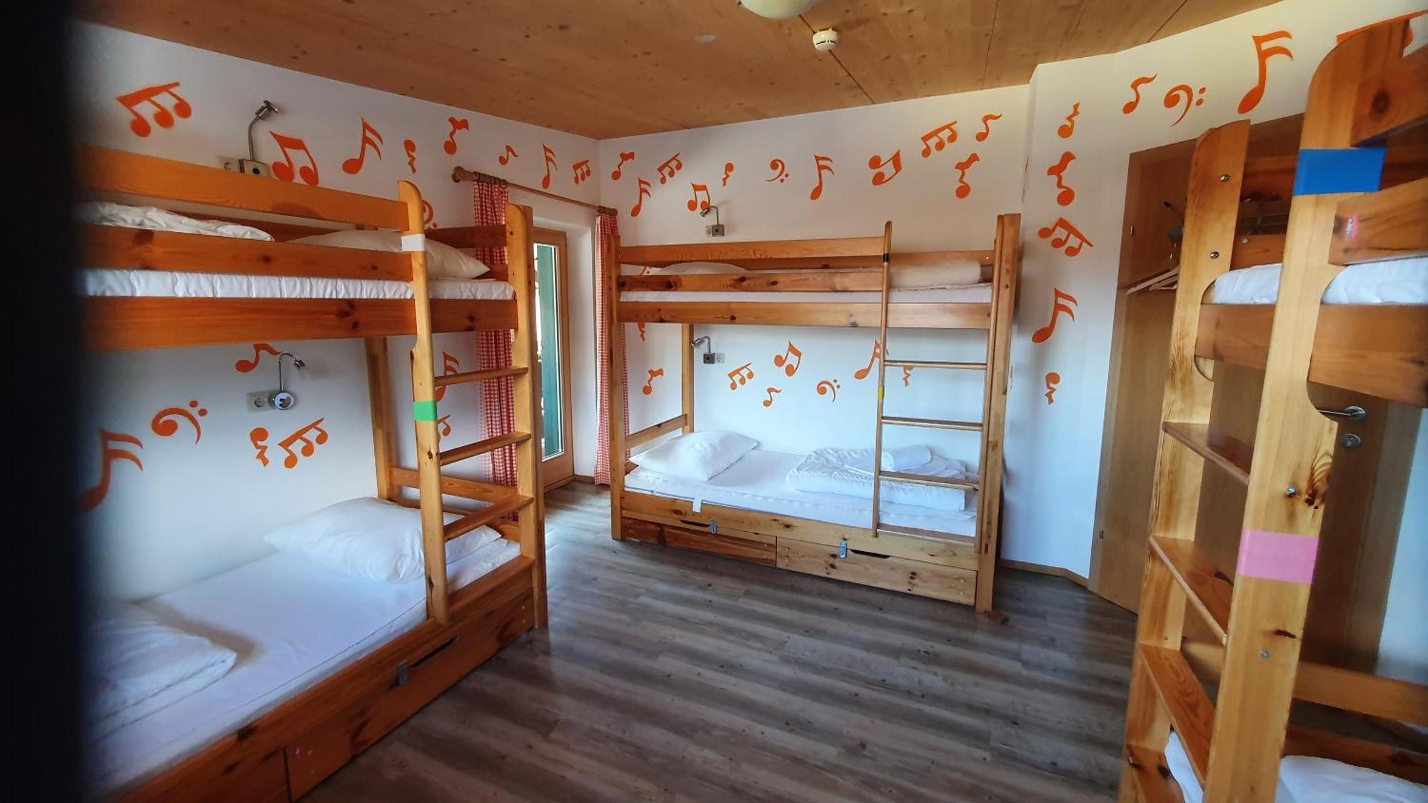 Alpking Hostel เอลล์เมา ภายนอก รูปภาพ