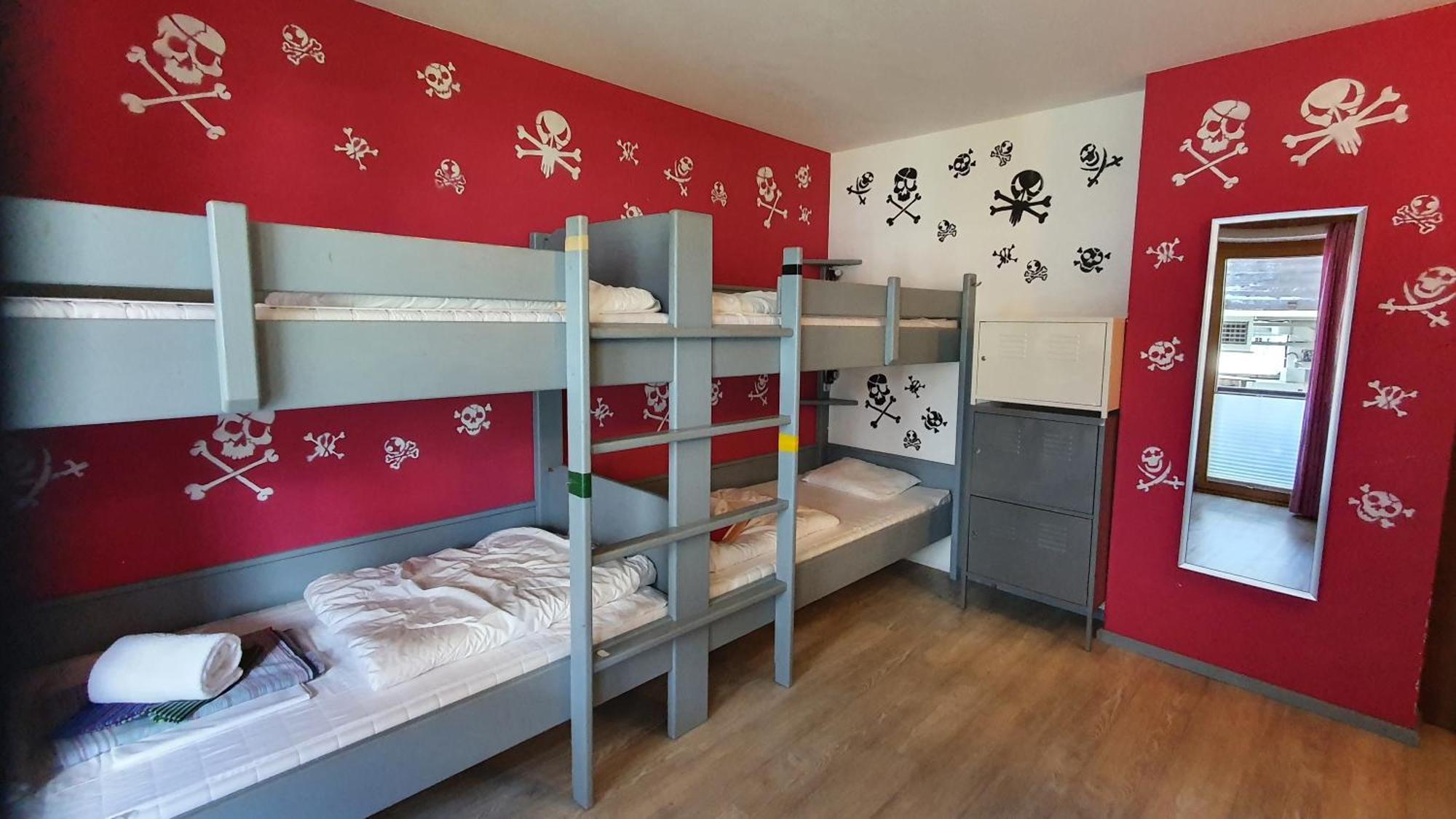 Alpking Hostel เอลล์เมา ภายนอก รูปภาพ