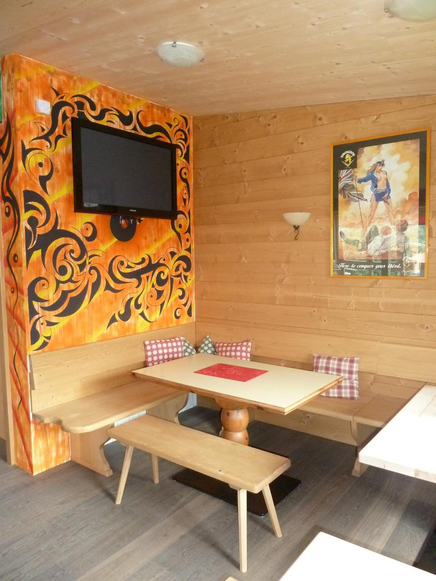 Alpking Hostel เอลล์เมา ภายนอก รูปภาพ